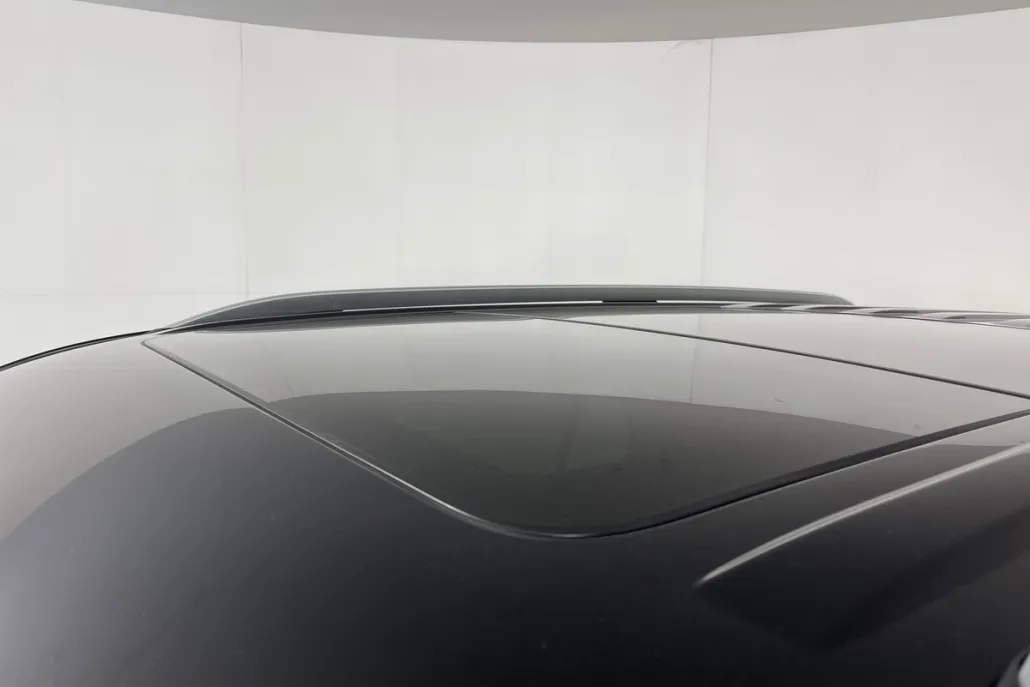 2022 Ford Explorer Limited photo 1