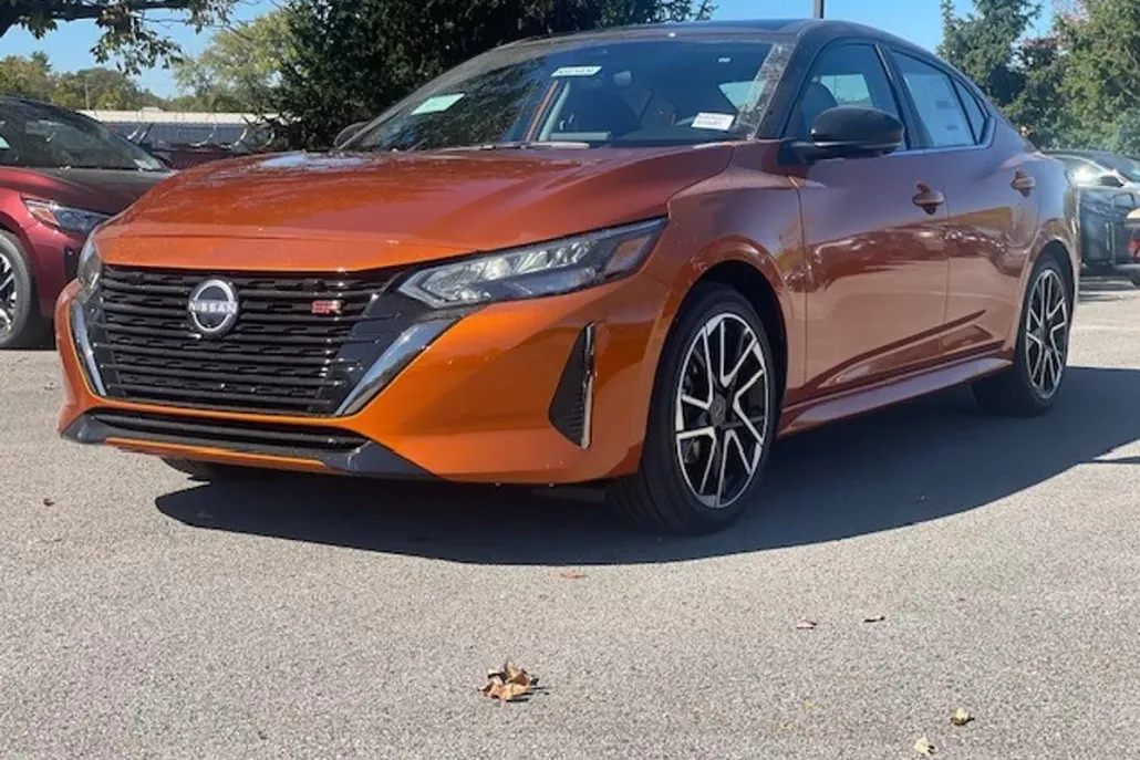 2025 Nissan Sentra SR photo 1