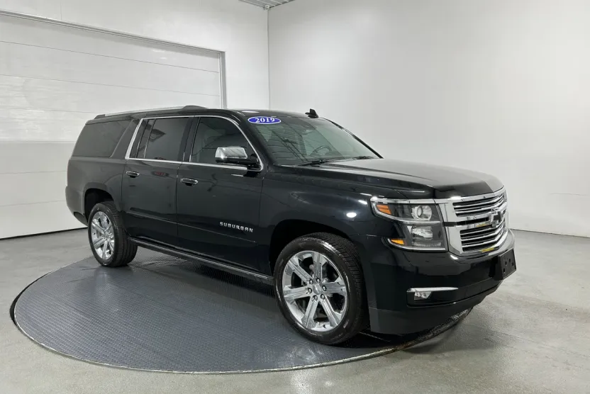 2019 Chevrolet Suburban Premier photo 1