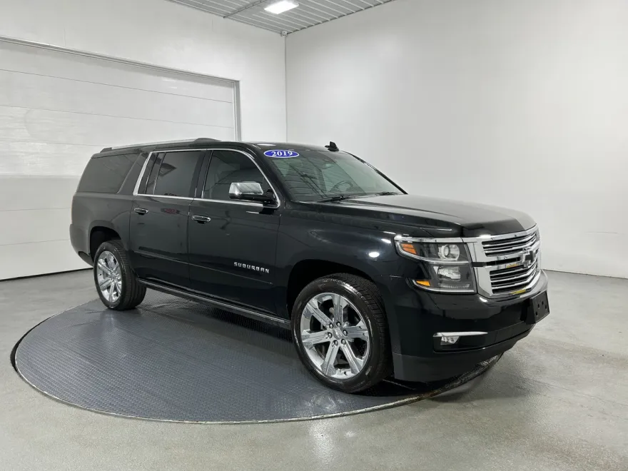 2019 Chevrolet Suburban Premier photo 1