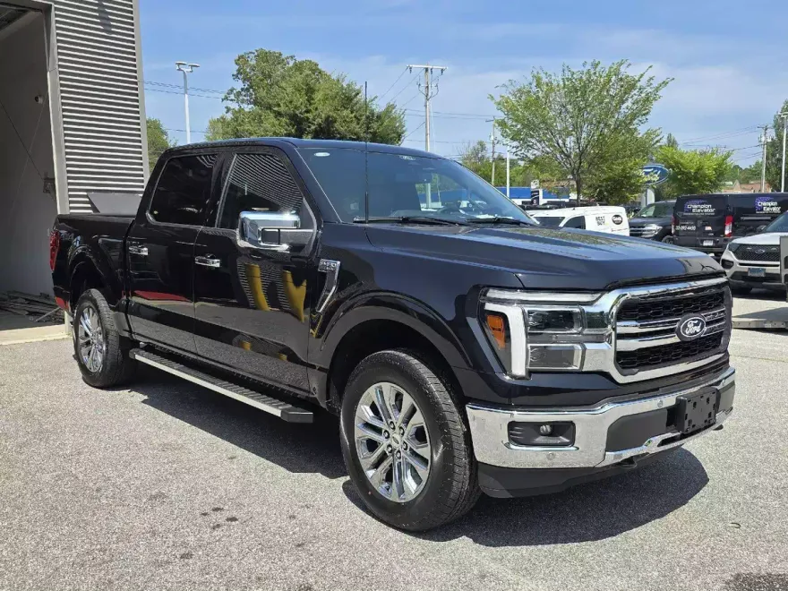 2025 Ford F-150 Lariat photo 1