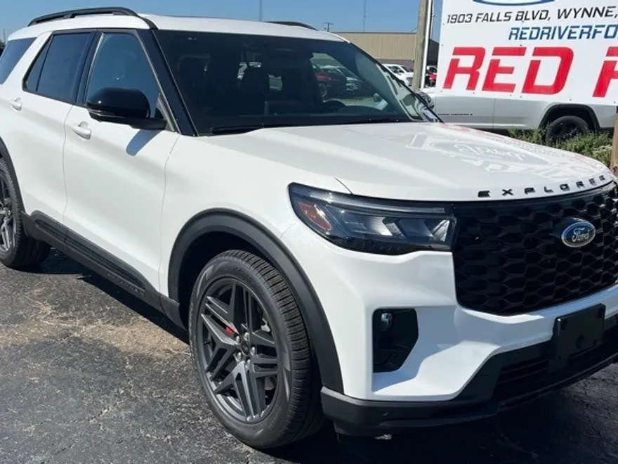 2025 Ford Explorer ST photo 1