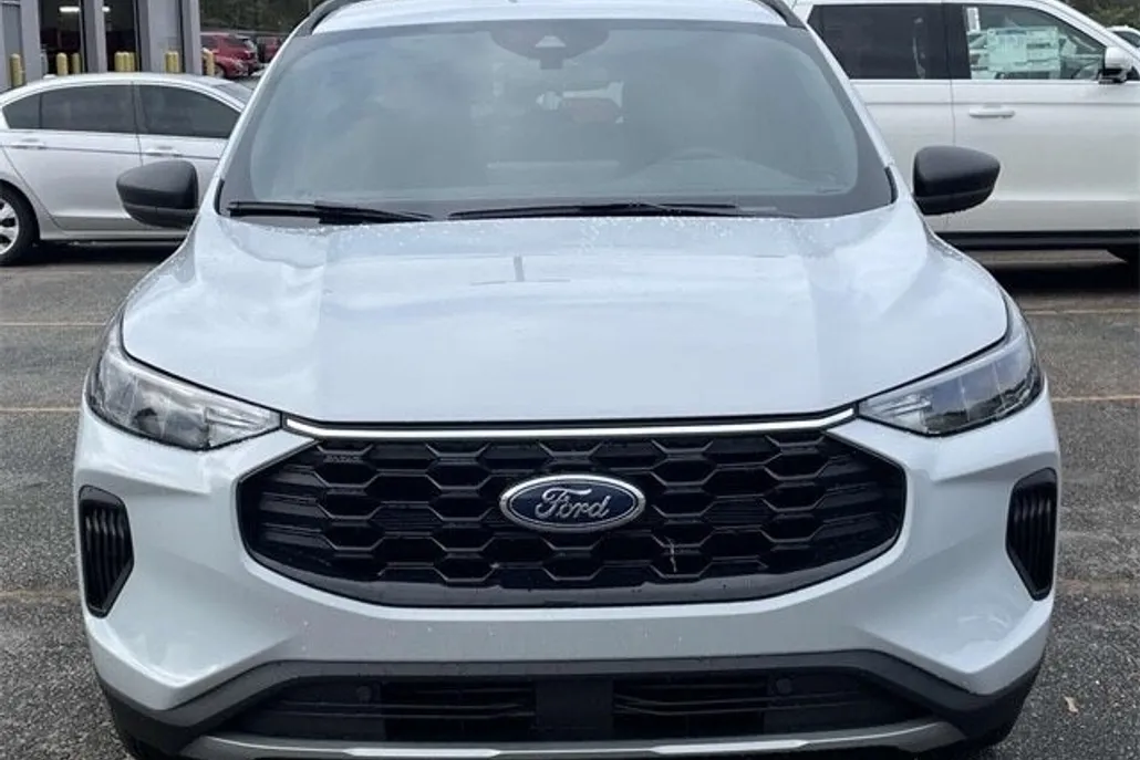 2025 Ford Escape ST-Line photo 1