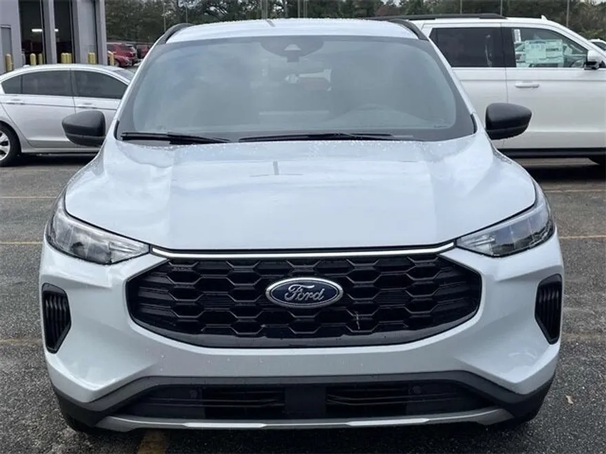 2025 Ford Escape ST-Line photo 1