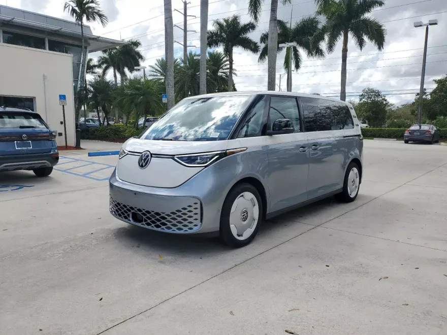 2025 Volkswagen ID. Buzz photo 1