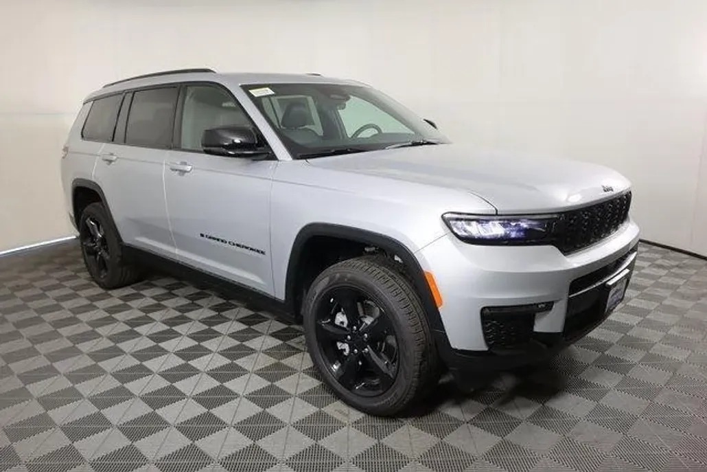 2025 Jeep Grand Cherokee Limited photo 1