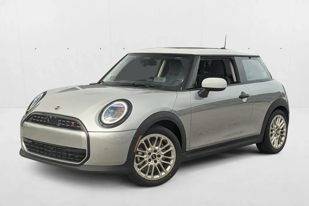 2025 Mini Cooper 2 Door Hardtop Signature photo 1