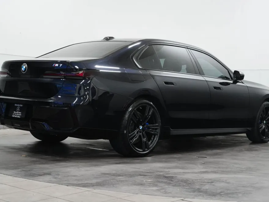 2025 Bmw 740i Sedan photo 1