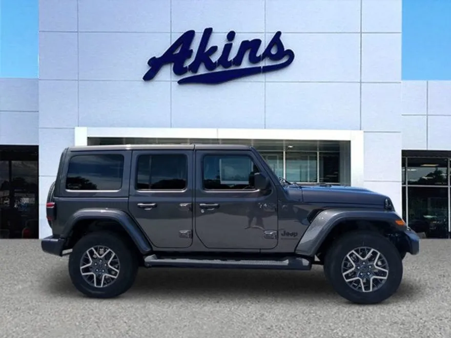 2025 Jeep Wrangler Sahara photo 1