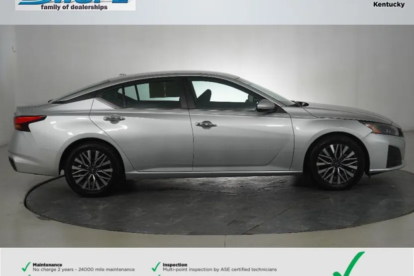 2023 Nissan Altima 2.5 SV photo 1