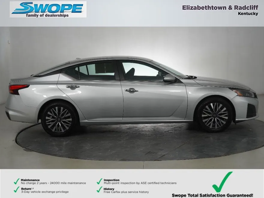 2023 Nissan Altima 2.5 SV photo 1