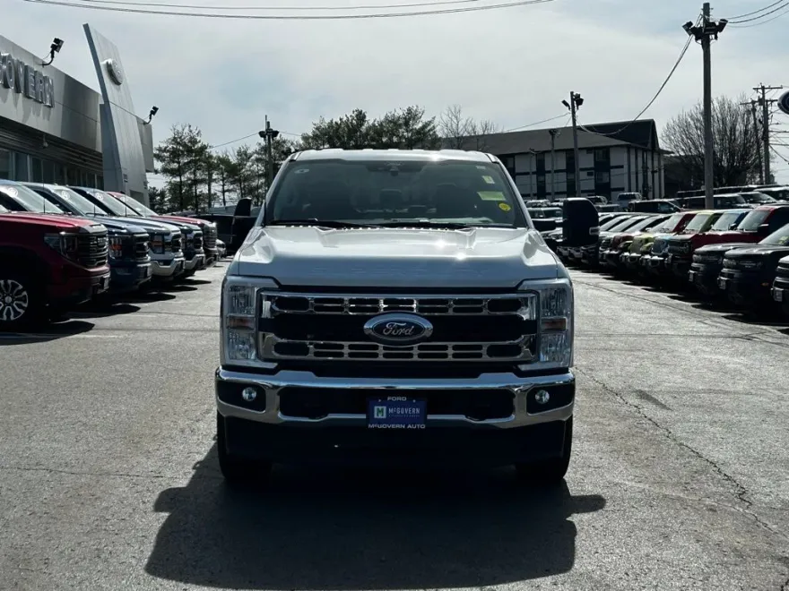 2025 Ford F-350 photo 1