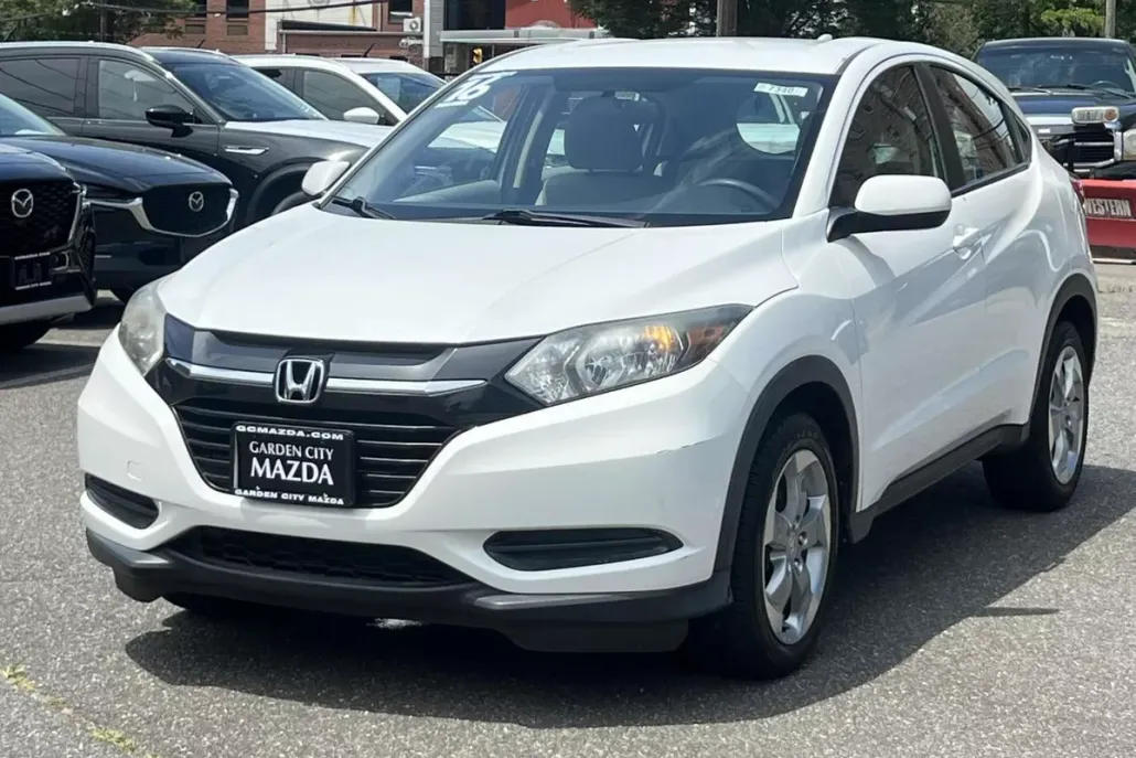 2016 Honda HR-V LX photo 1