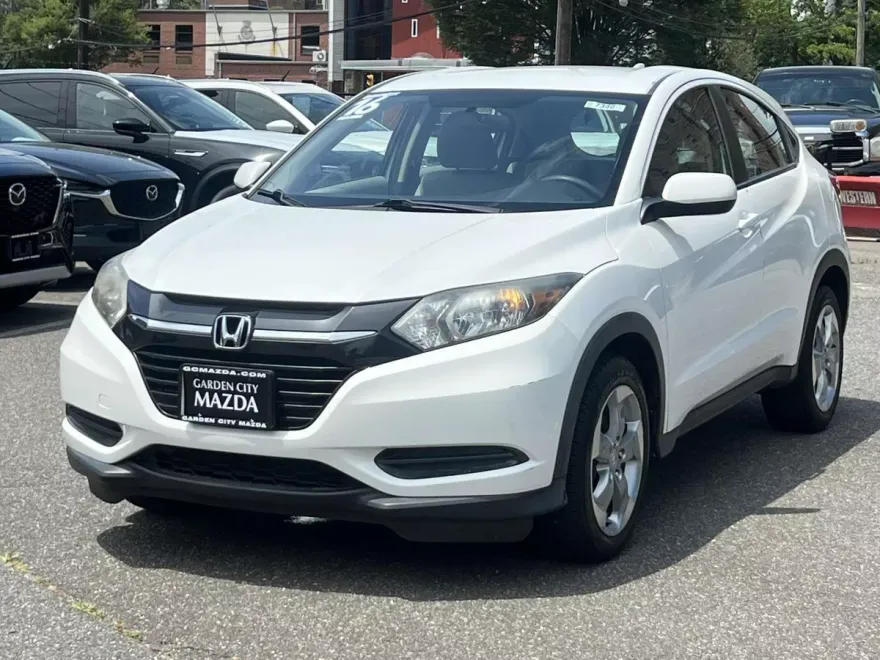 2016 Honda HR-V LX photo 1