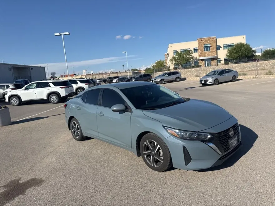 2024 Nissan Sentra SV photo 1