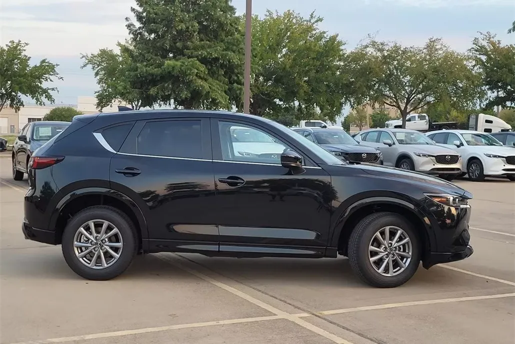 2025 Mazda CX-5 2.5 S Preferred photo 1