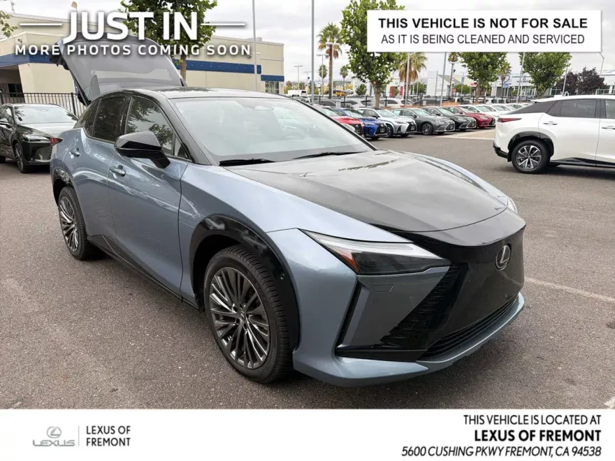 2023 Lexus RZ 450e Luxury photo 1
