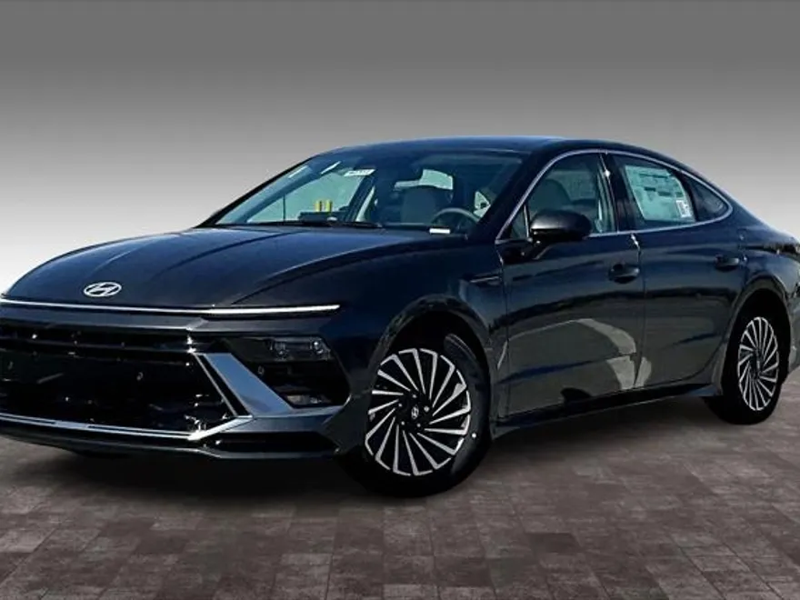 2025 Hyundai Sonata Hybrid Limited photo 1