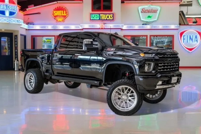 2021 Chevrolet Silverado 2500HD High Country photo 1