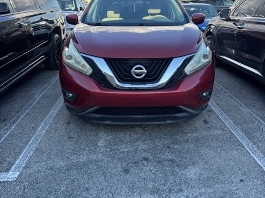 2016 Nissan Murano SV photo 1