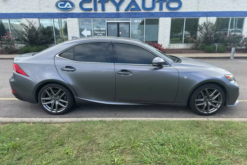 2016 Lexus IS 200t photo 1