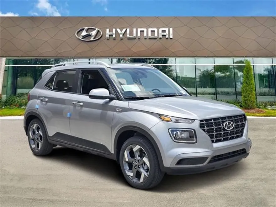 2025 Hyundai Venue SEL photo 1