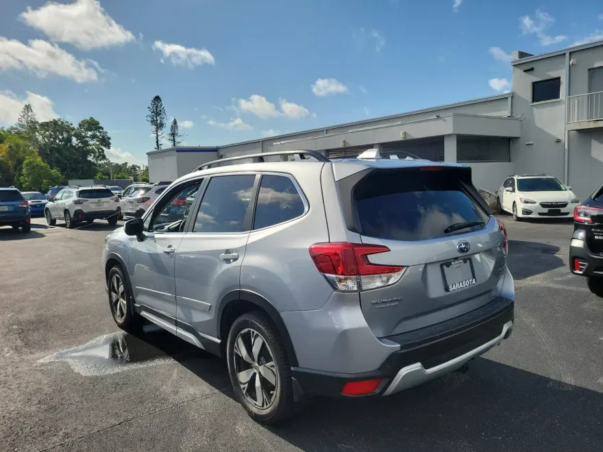 2020 Subaru Forester Touring photo 1