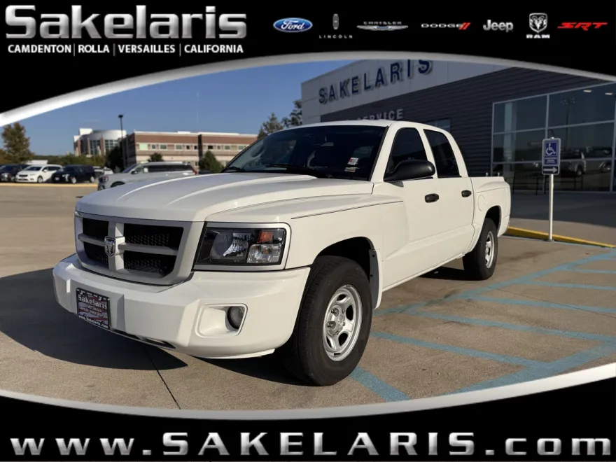 2011 Dodge Dakota SXT SLT photo 1