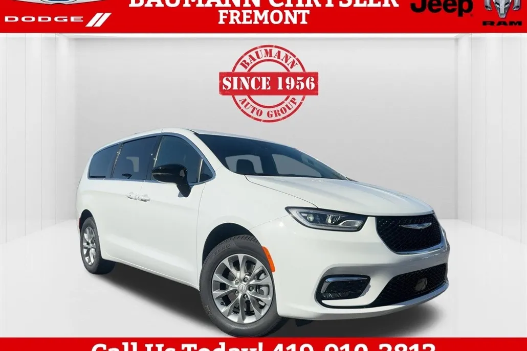 2026 Chrysler Pacifica photo 1