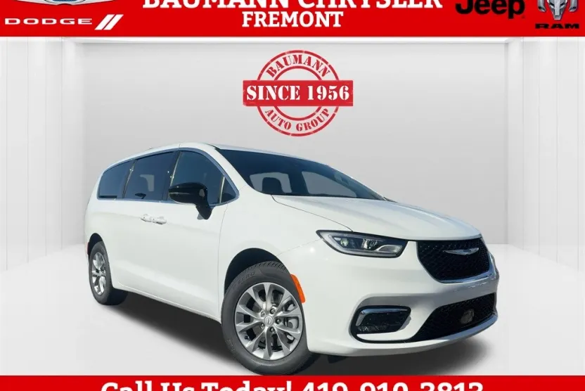 2026 Chrysler Pacifica photo 1
