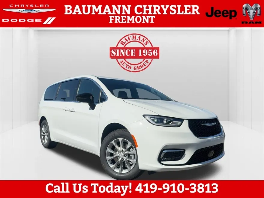 2026 Chrysler Pacifica photo 1