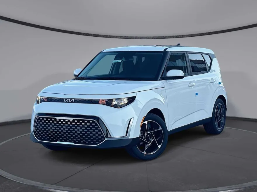 2025 Kia Soul EX photo 1