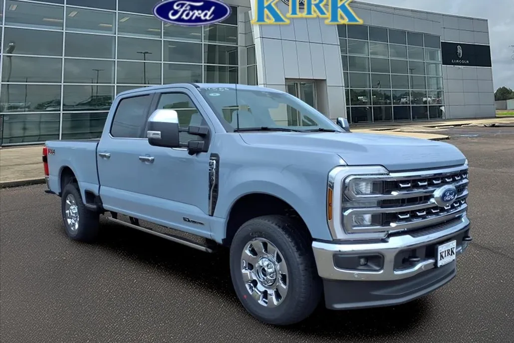 2025 Ford F-250 Lariat photo 1