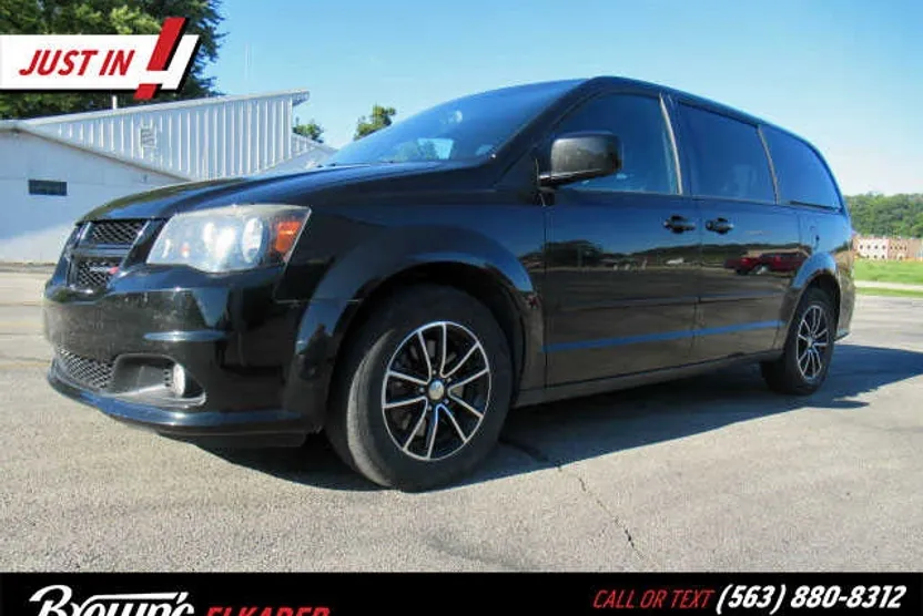 2015 Dodge Grand Caravan R/T photo 1