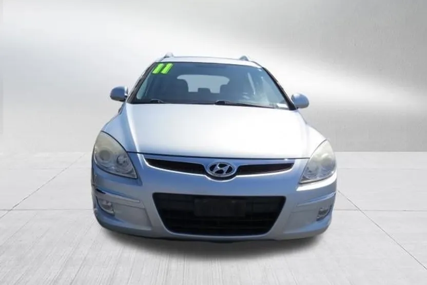 2011 Hyundai Elantra Touring SE photo 1