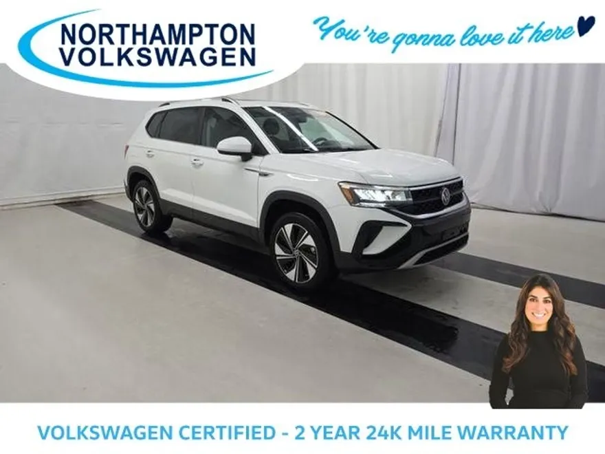 2024 Volkswagen Taos SE photo 1