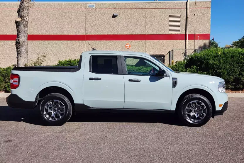 2024 Ford Maverick XLT photo 1