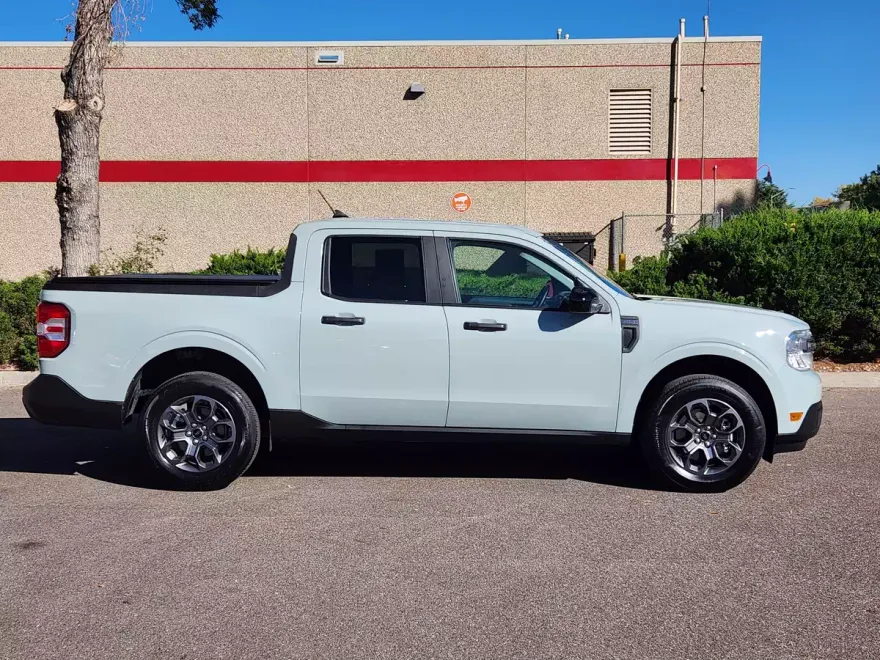 2024 Ford Maverick XLT photo 1