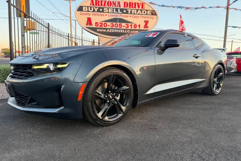 2019 Chevrolet Camaro 2LT photo 1