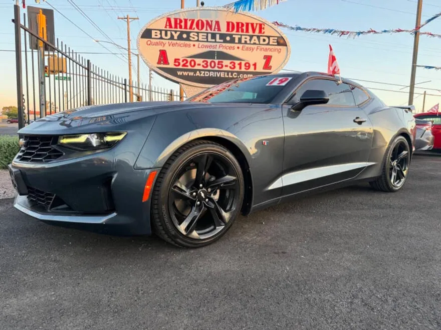 2019 Chevrolet Camaro 2LT photo 1