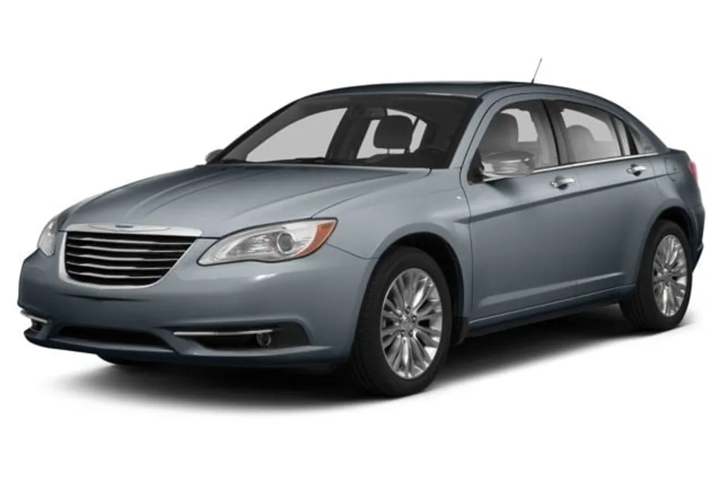 2013 Chrysler 200 Touring photo 1