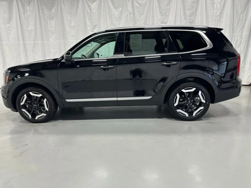 2025 Kia Telluride S photo 1