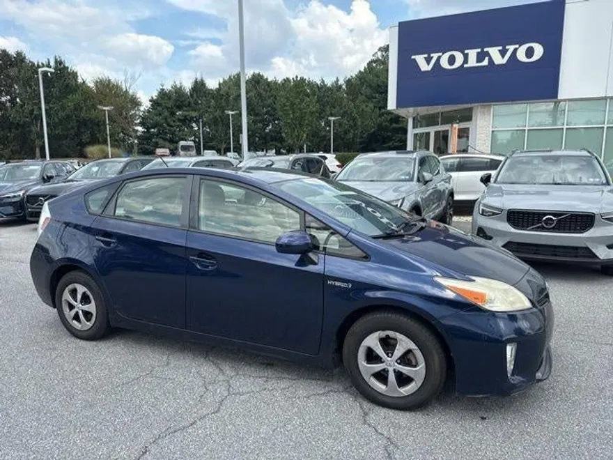 2013 Toyota Prius Two photo 1
