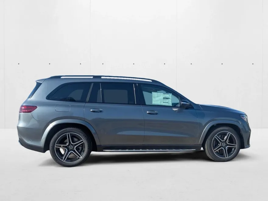 2026 Mercedes Benz GLS 450 4MATIC photo 1