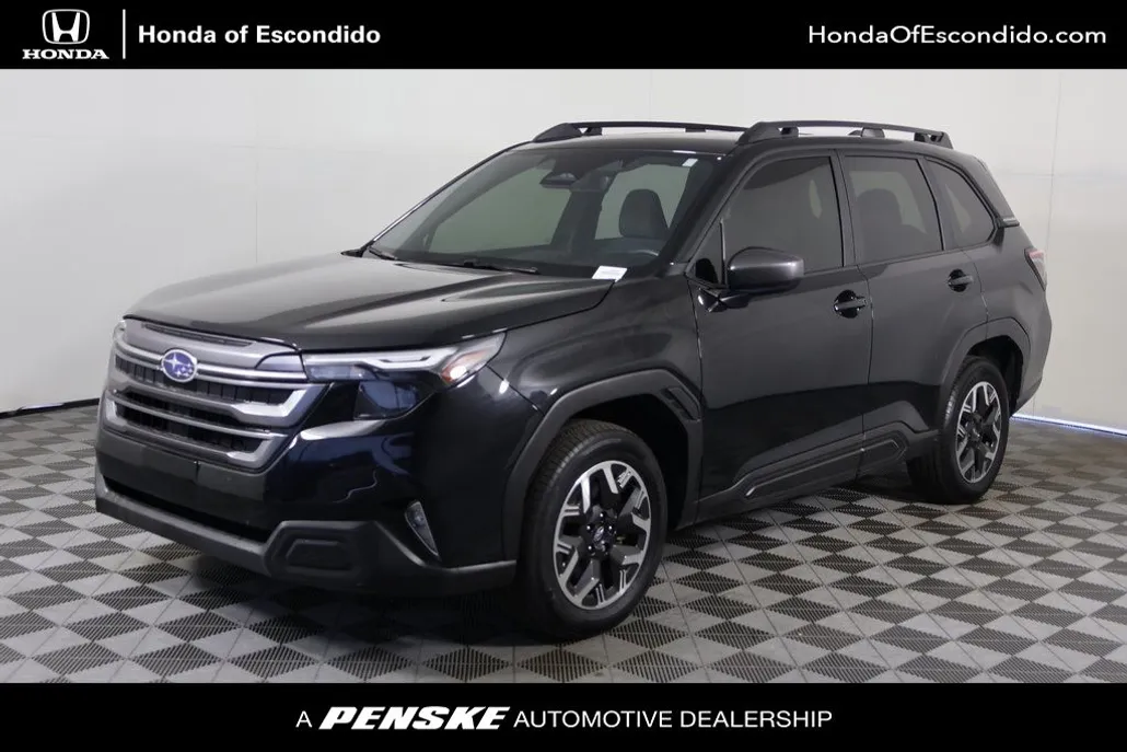 2025 Subaru Forester Premium photo 1