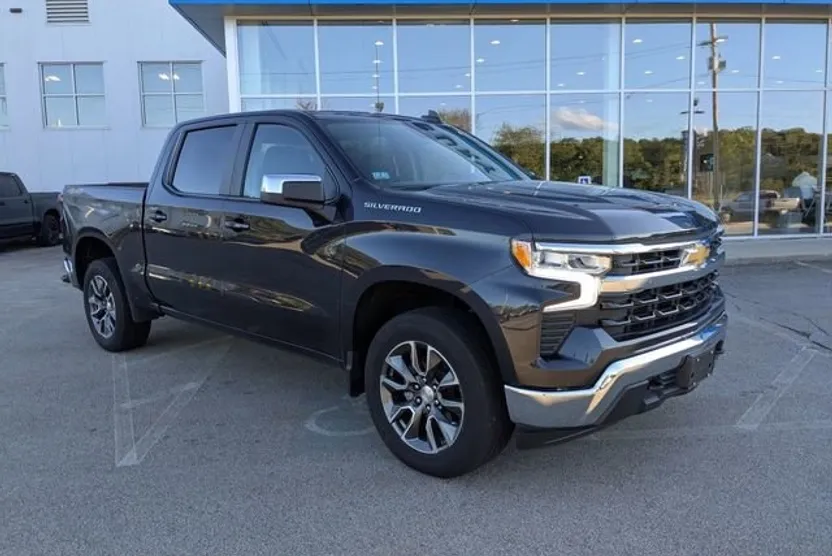 2023 Chevrolet Silverado 1500 LT photo 1