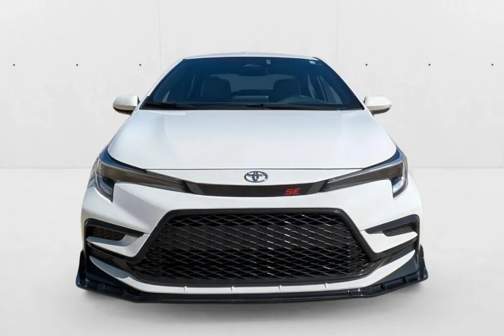 2024 Toyota Corolla SE photo 1