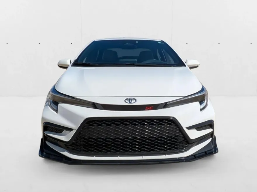 2024 Toyota Corolla SE photo 1