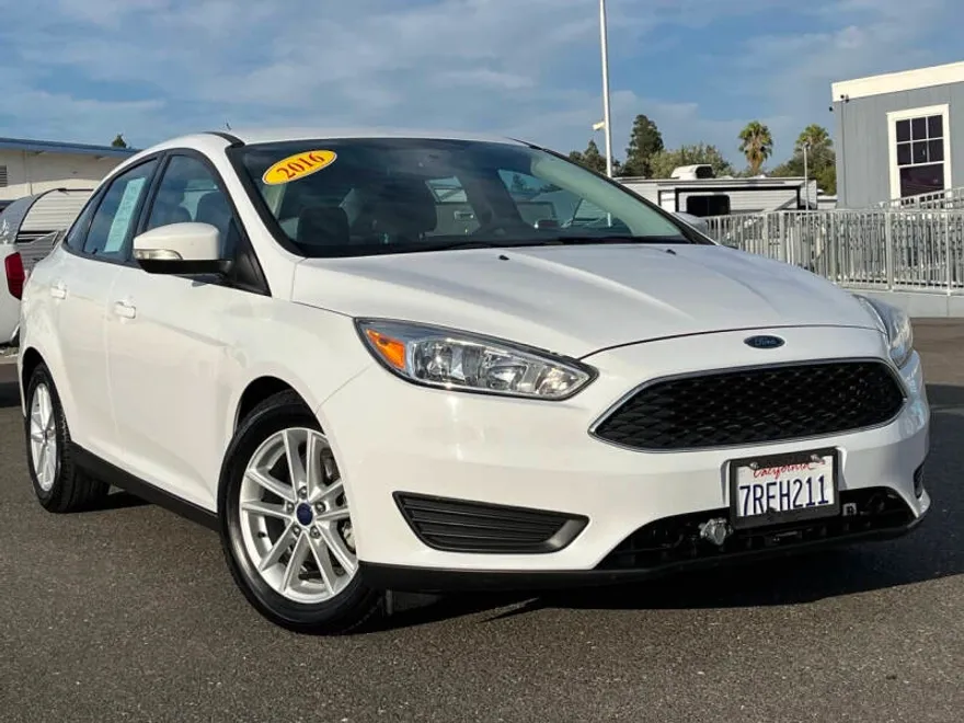 2016 Ford Focus SE photo 1