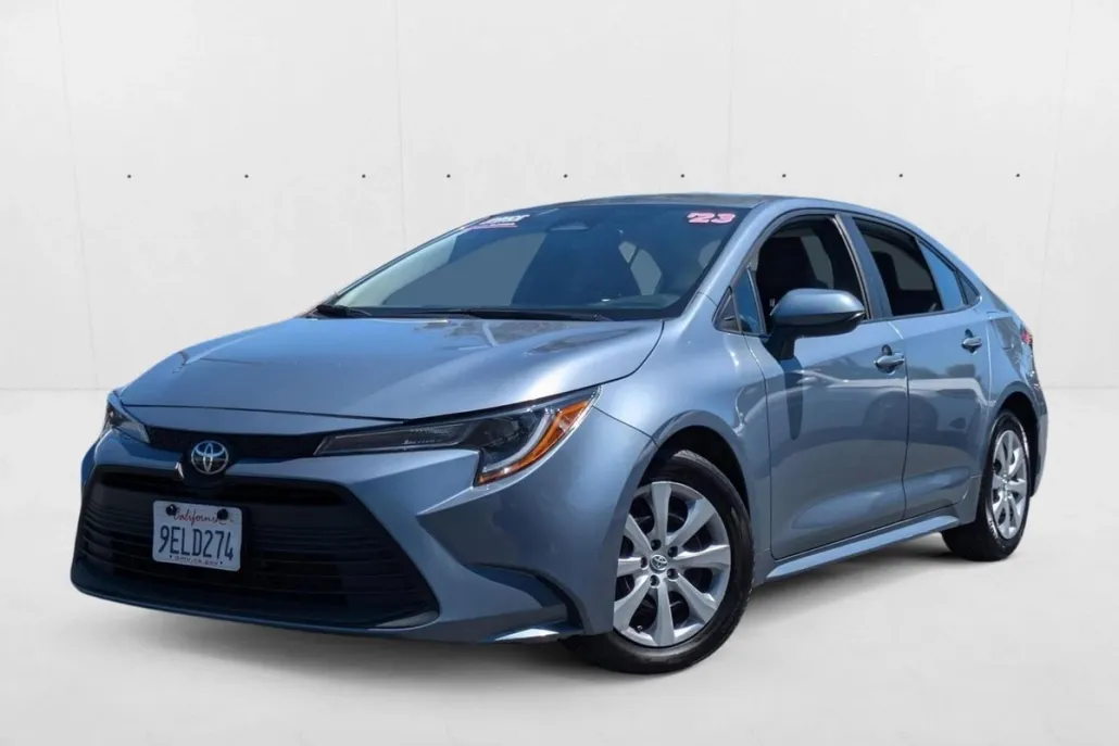 2023 Toyota Corolla LE photo 1